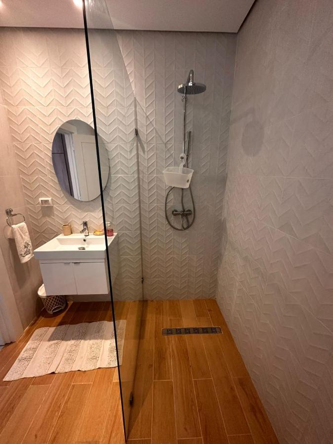 App Avec Jardin Dans Un Hotel 감마르트 외부 사진